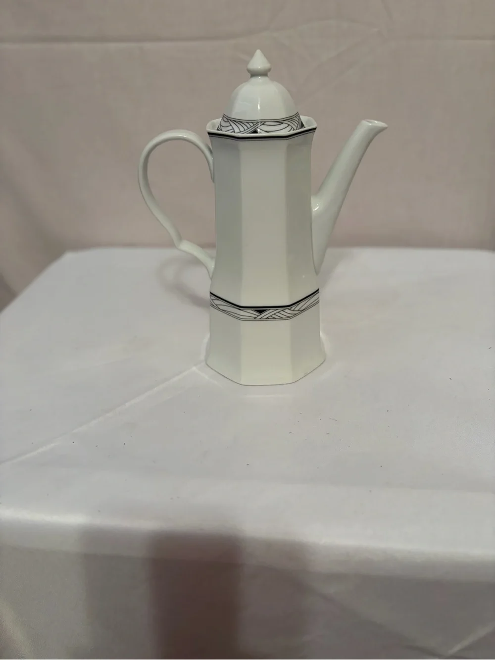 Studio Nova Elegant White Porcelain Coffee/Tea Pot with Black Trim